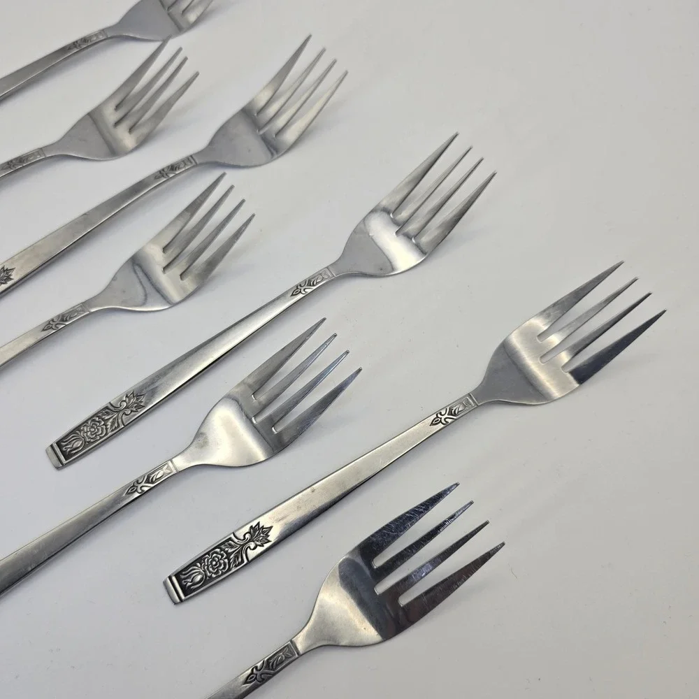 Young‎ Rose Imperial Intl Stainless Salad Forks Set of 8 Flatware 6.5